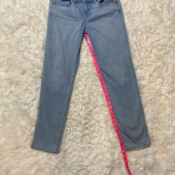 Levis Boyfriend Skinny Jeans Light Blue Denim Size 28 x 30 Stretchy Measures 32x - Picture 9 of 11